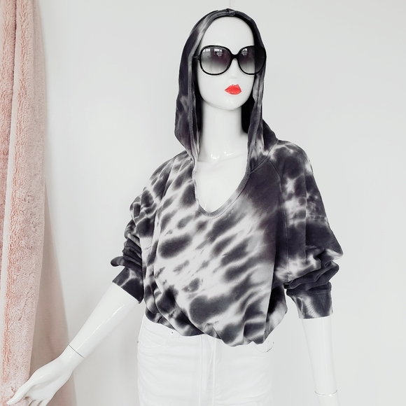 Aeropostale Tops - CROPPED TIE DYE HOODIE